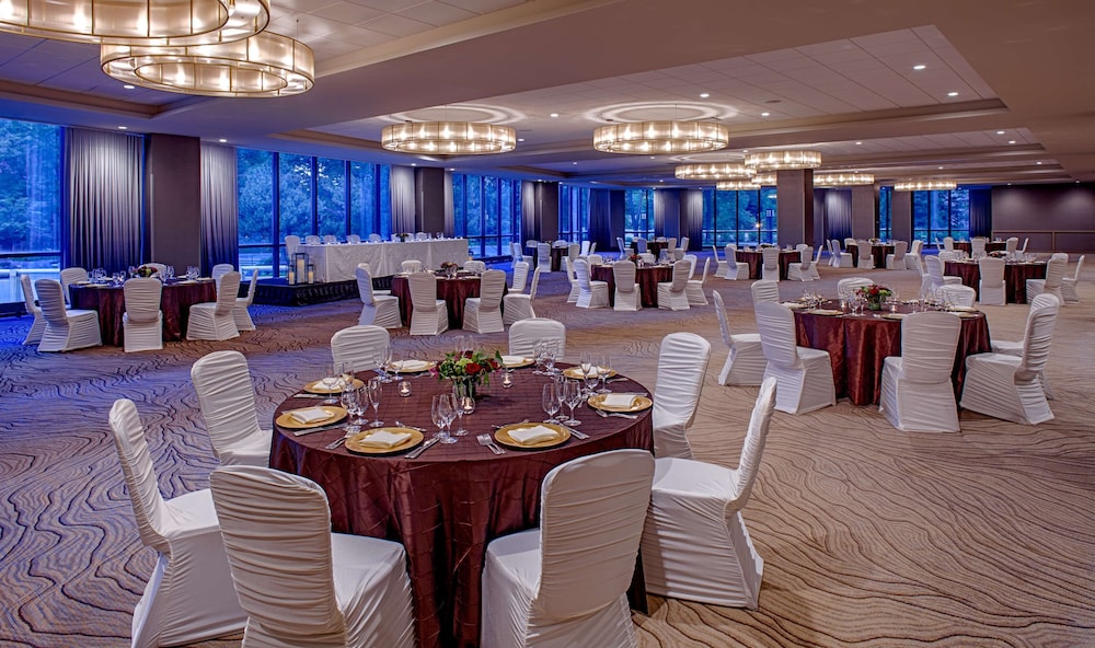 Hyatt Regency 40/59
