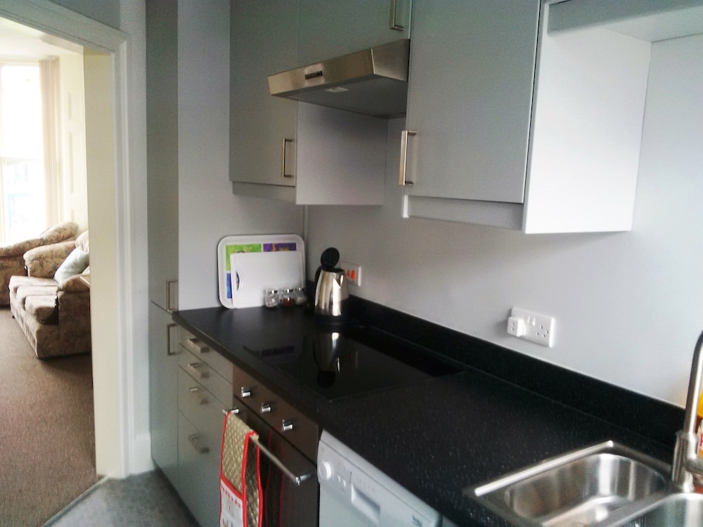 Glenholme Apartments 17/18