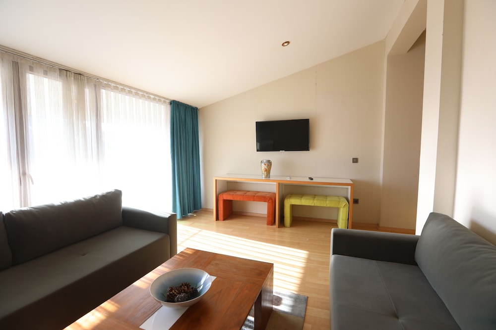 Mezzo Hotel 40/56