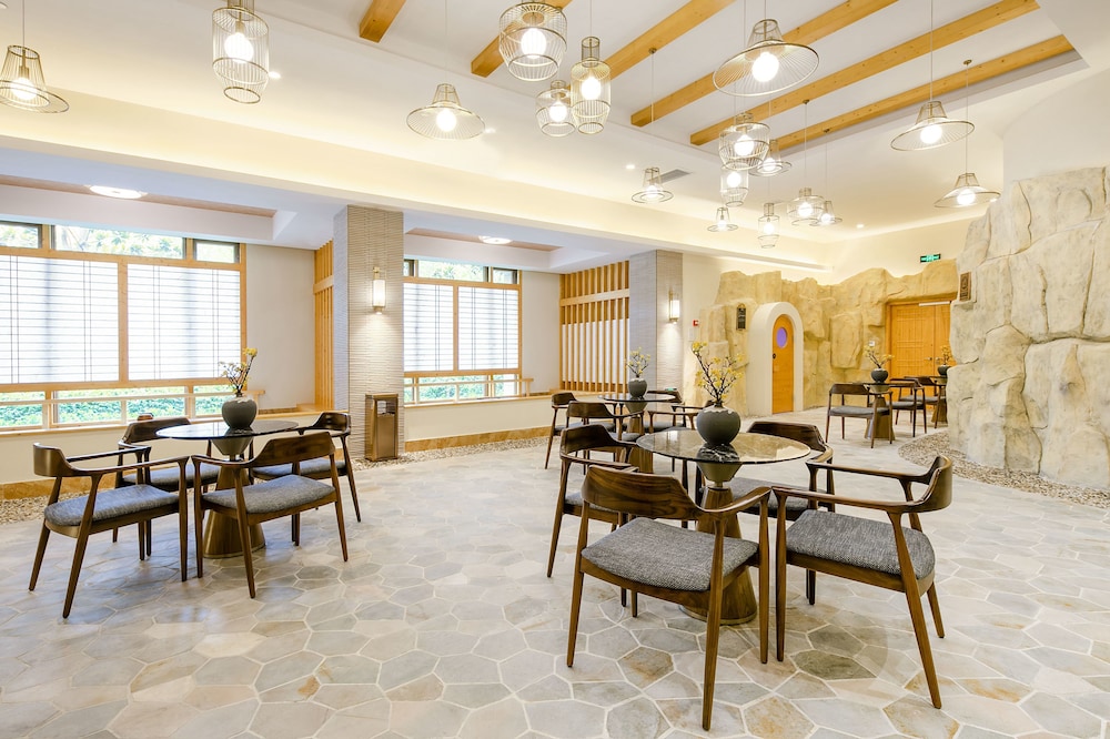 Chateau Star River Shaanxi 52/61