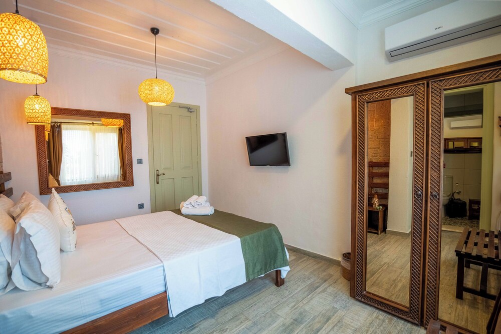 Cunda Tas Otel by Taze 8/50