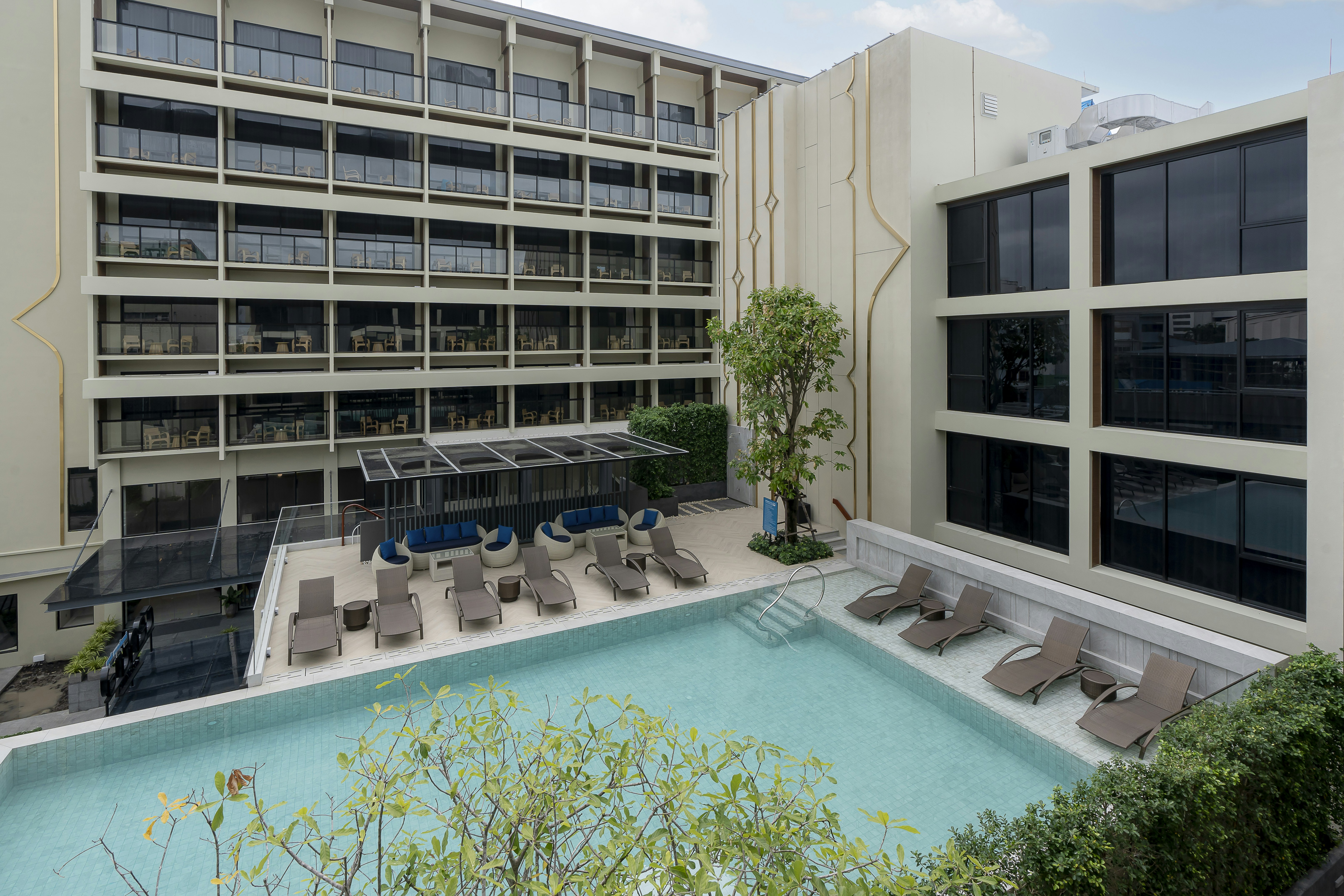 Centara Life Hotel Bangkok Phra Nakhon 35/67