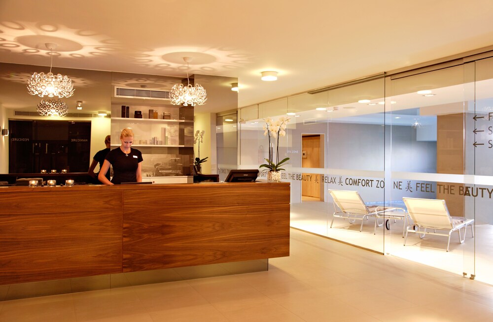 Atrium Hotel 24/78