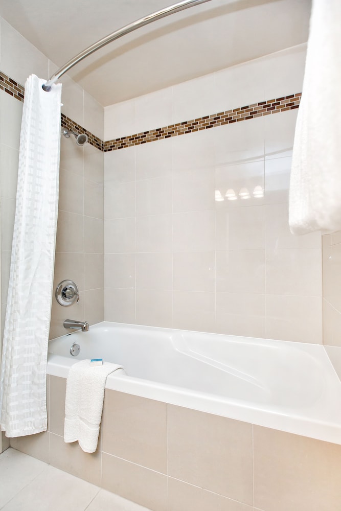 West Edmonton Mall Inn 8/55
