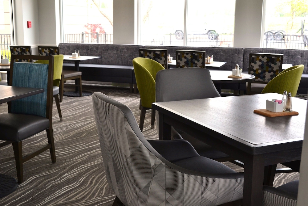 Hilton Garden Inn Cincinnati Northeast 34/44