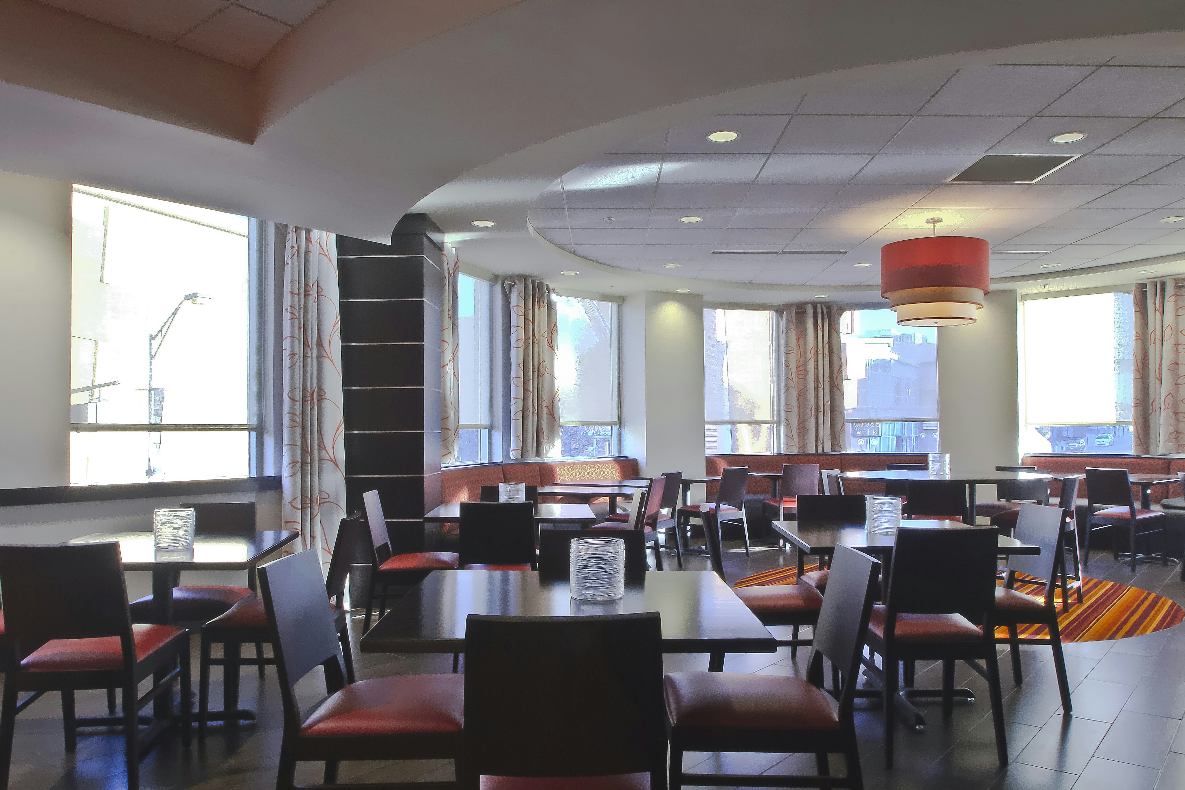 Hampton Inn Suites Columbus Downtown 49/59