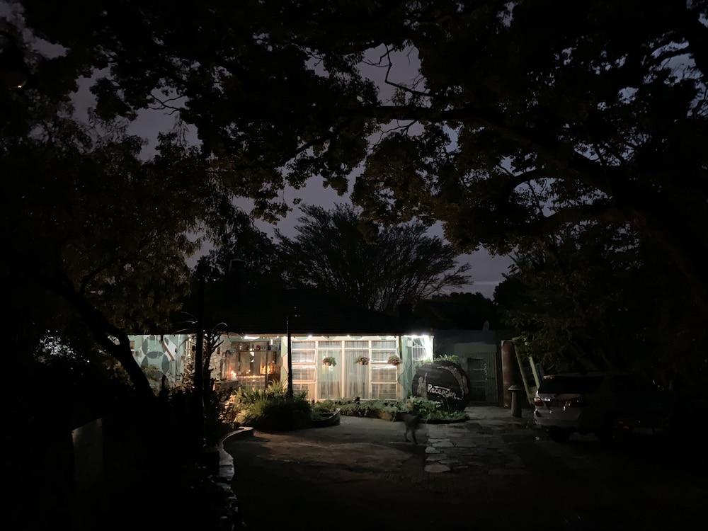 Rabbit Hole Hotel 2/50