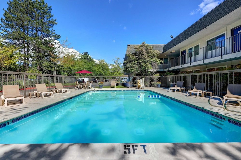 Motel6 Issaquah, WA - Seattle - East 39/43