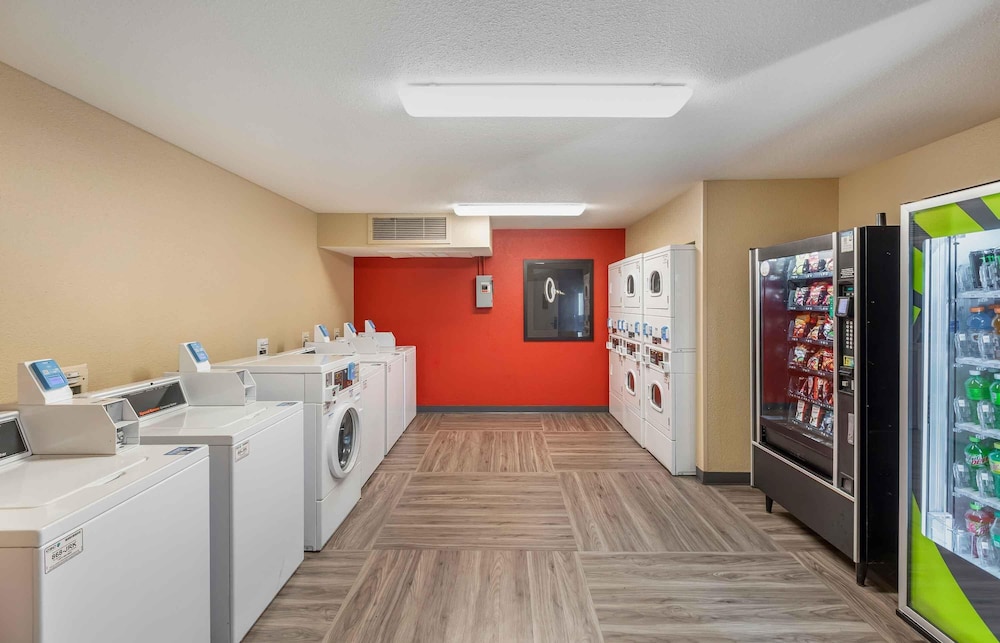 Studio 6 Extended Stay Milwaukee Brookfield WI 46/70