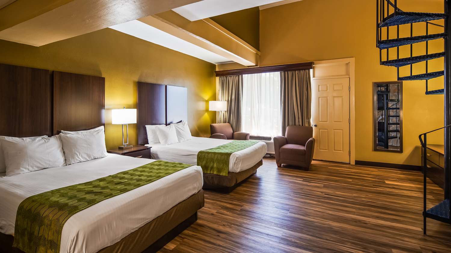 Town House, 3 Queen Beds