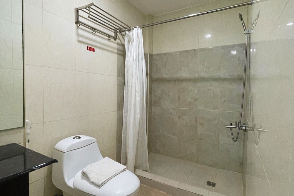 Diamond Spring Hotel 50/51