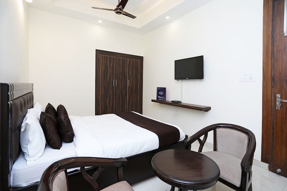 Oyo 9275 Hotel Royal Inn 12/17