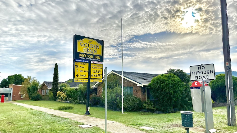 Golden Grain Motor Inn 53/62
