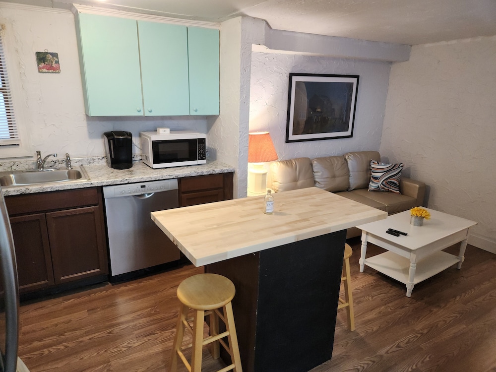 Jonathan Edwards Motel 54/65