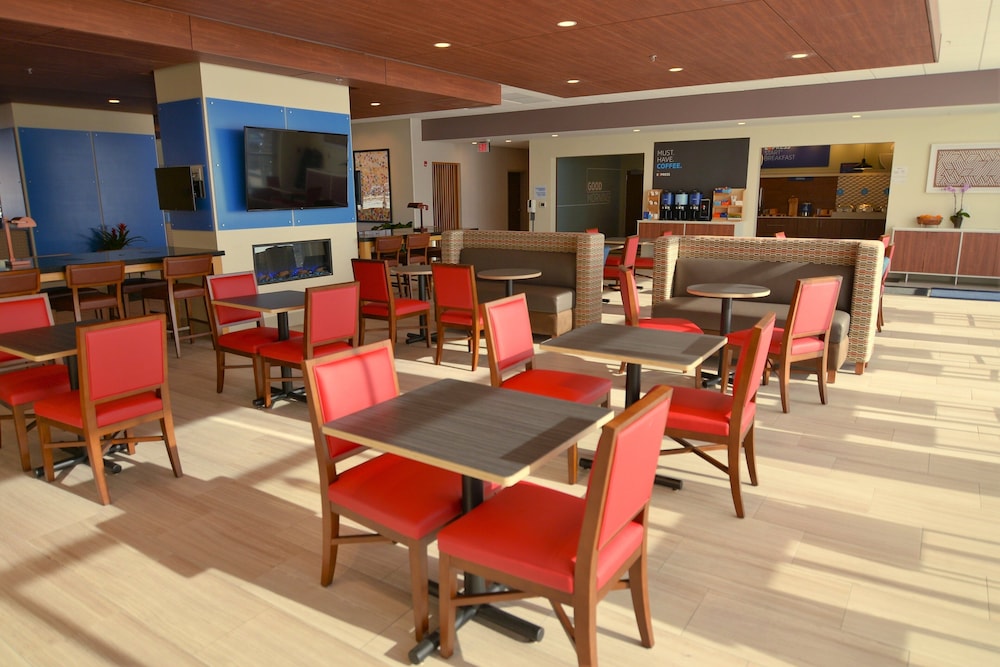 Holiday Inn Express and Suites Onalaska - La Crosse Area 58/71