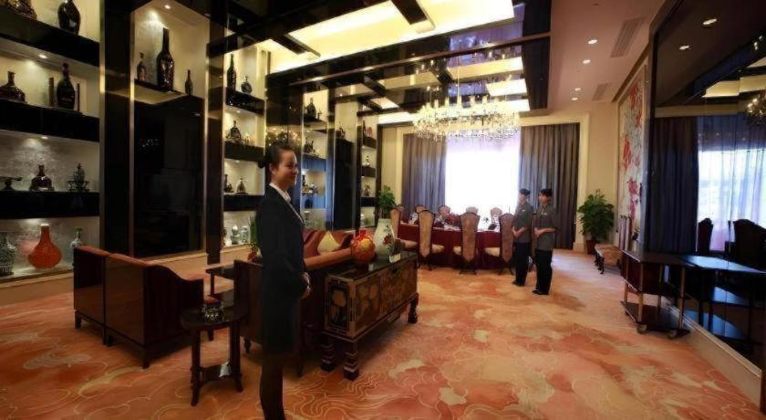 Babylon Hotel 37/53