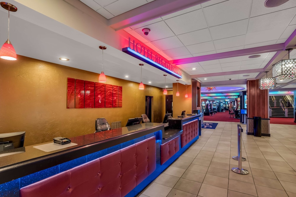 Grand Z Hotel Casino by Red Lion Hotels 4/57