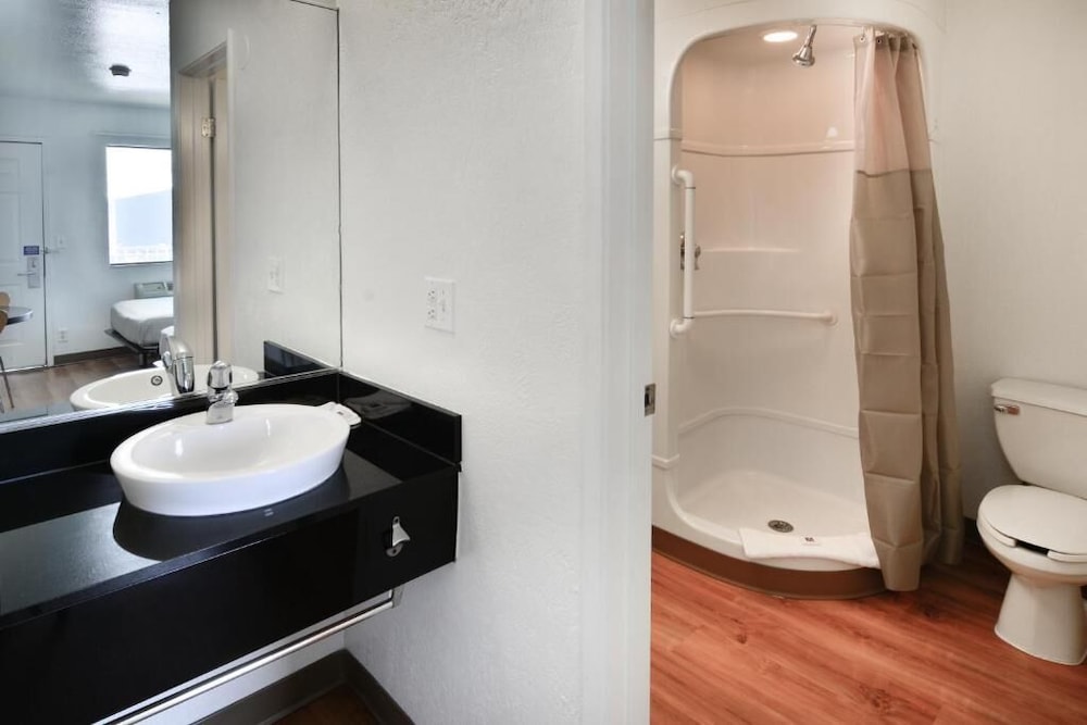 Motel6 Galveston, TX 25/59
