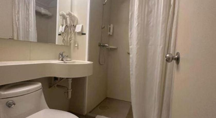 Jinjiang Inn (Beijing Jiuxianqiao Electronic Shopping Mall) 38/40