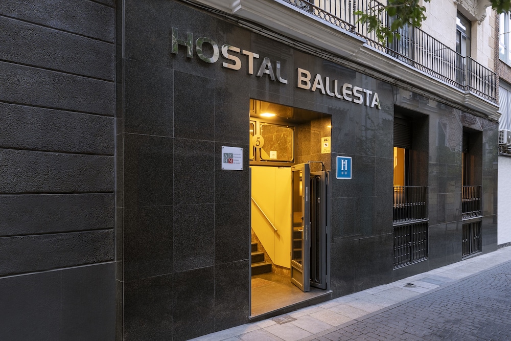 Hostal Ballesta 7/69