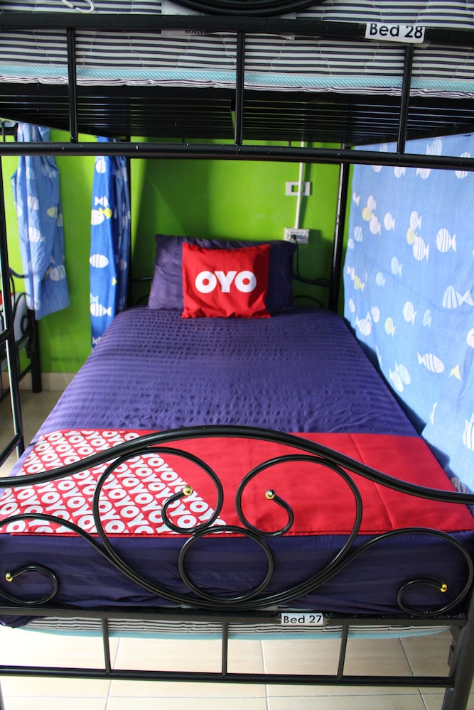 OYO 985 The Twins Hostel 10/25
