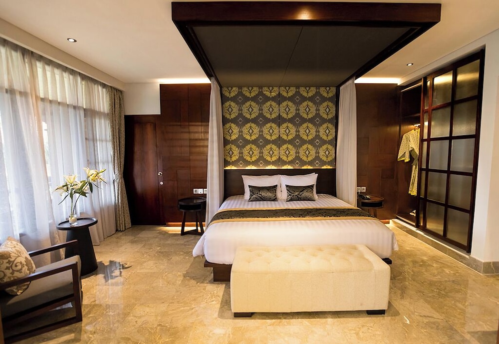 Suite, Queen Bed