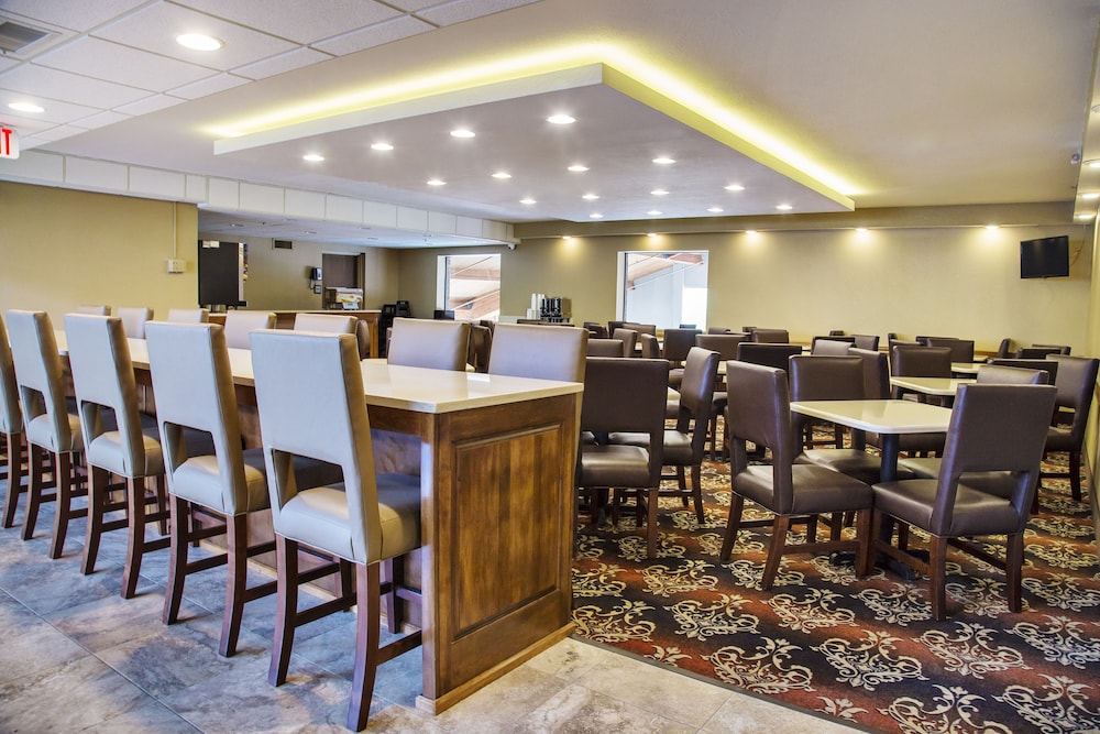 Grand Oaks Hotel 48/61