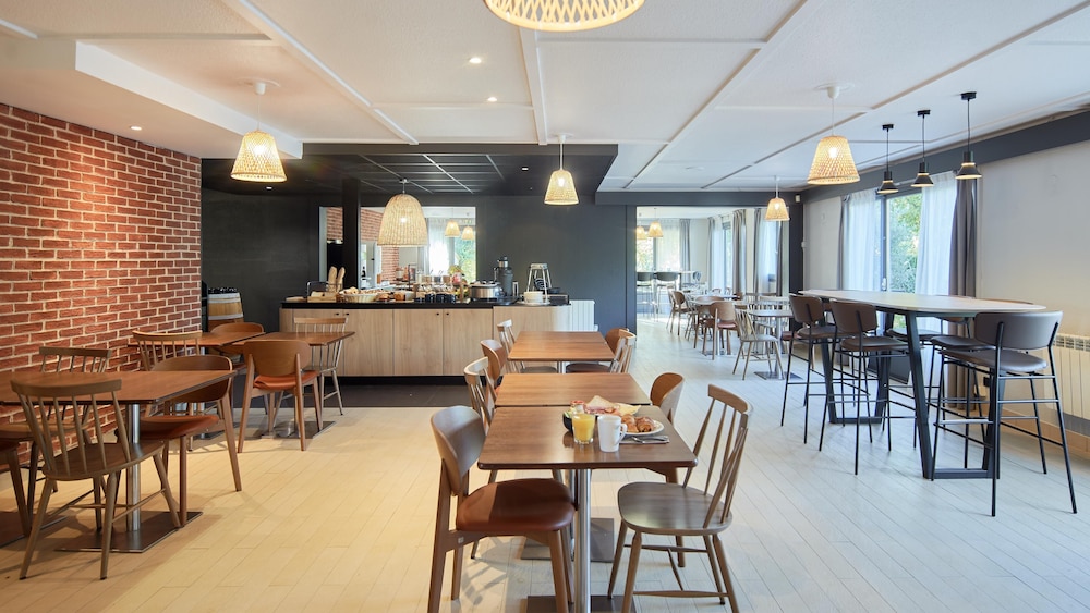 restaurant cafeteria