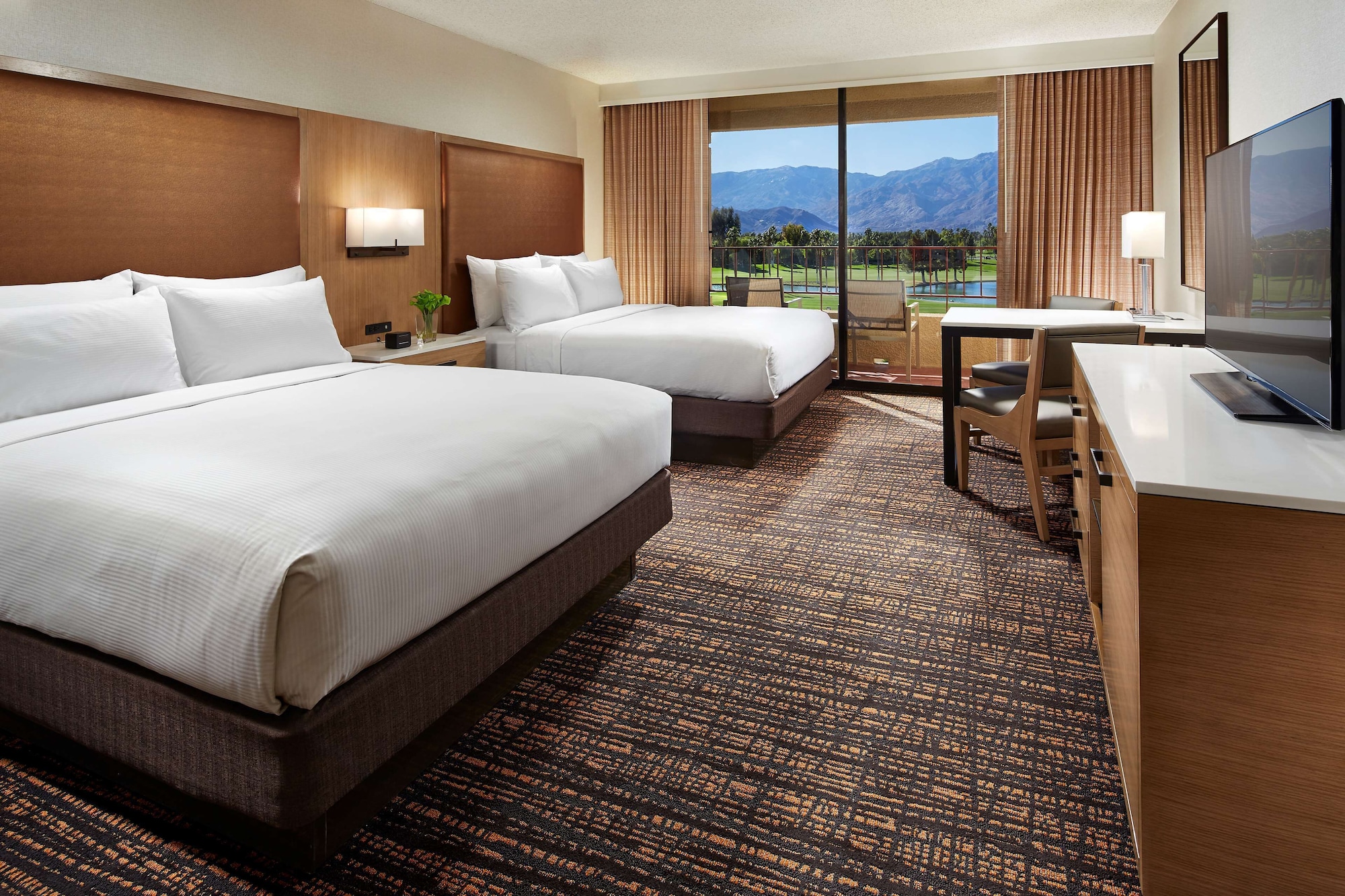 Room, 2 Queen Beds, Mountain and Pool View