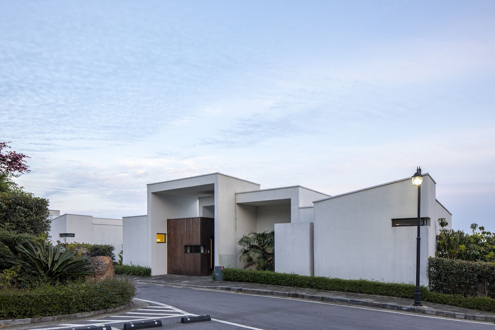 Velum Resort 51/58