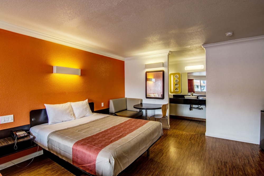 Motel6 Manteca, CA 19/45