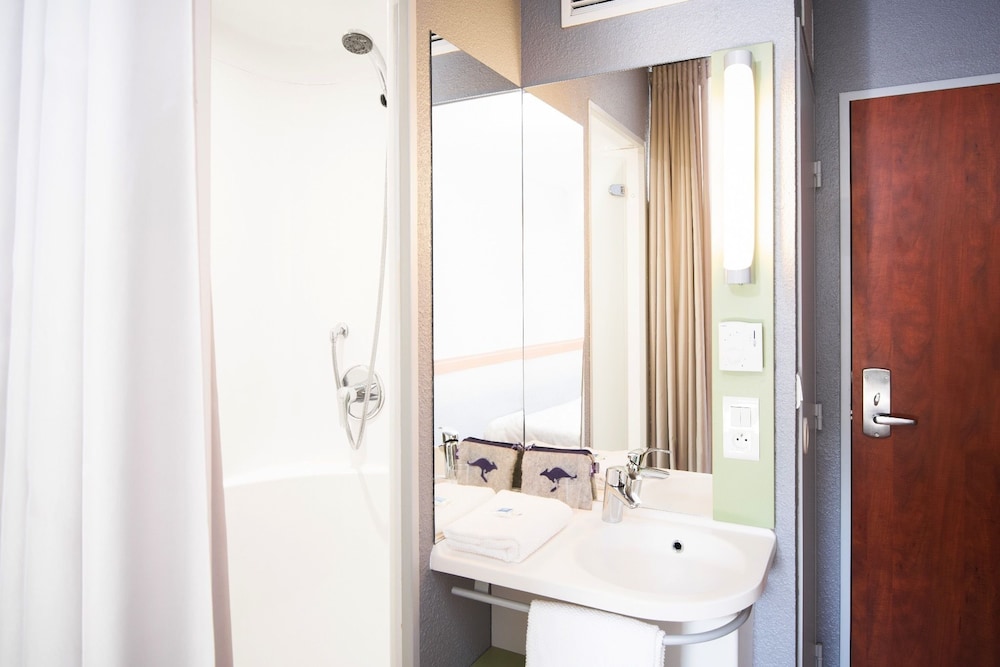 Ibis Budget Rennes Route De Saint Malo 16/59