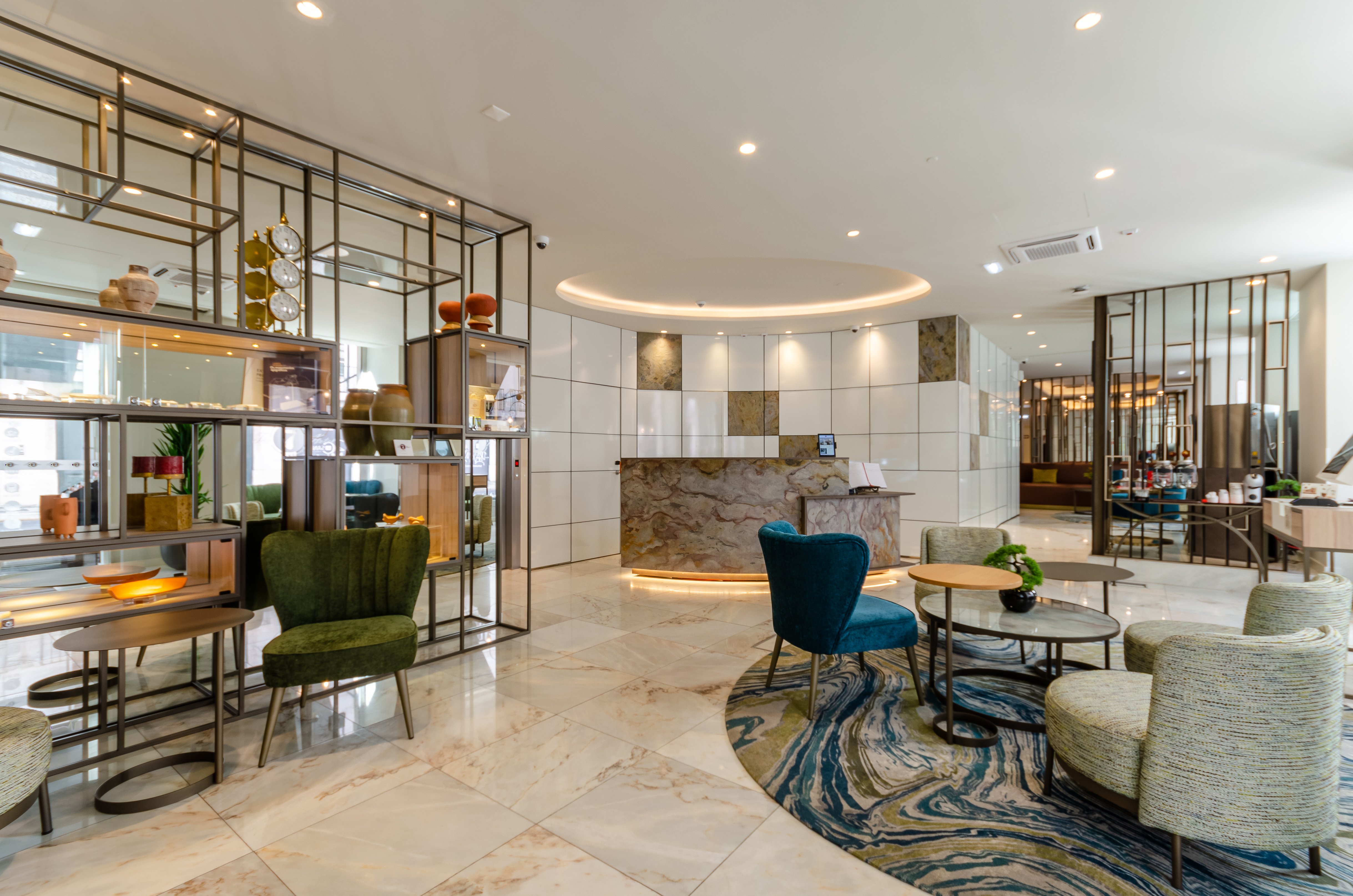 The 7 Hotel 60/71
