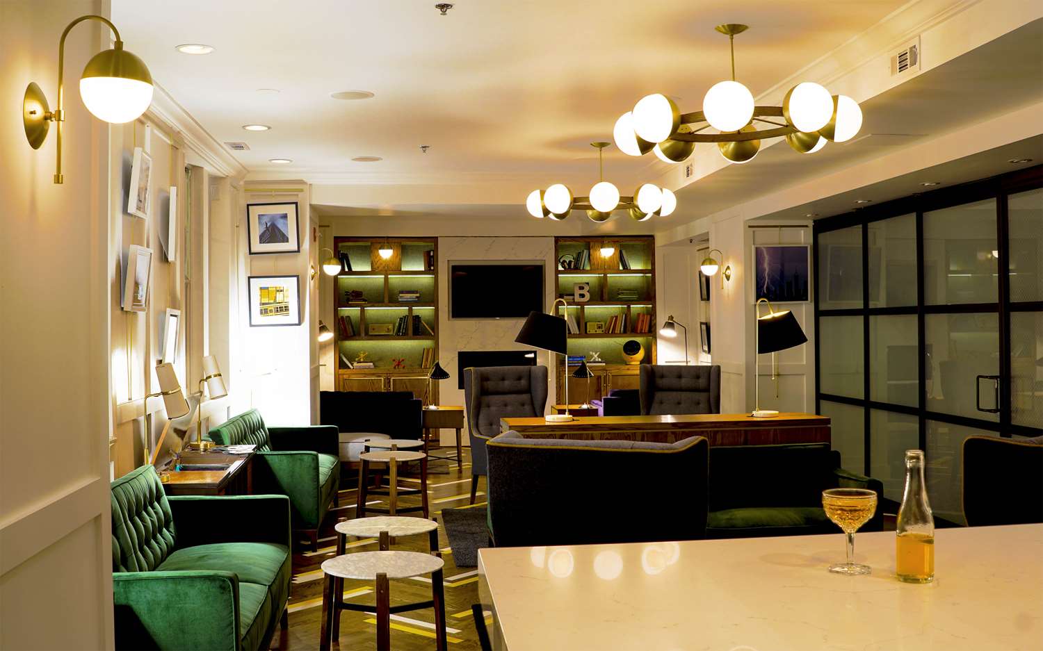 ACME Hotel Chicago, Outset Collection by Hilton 15/18