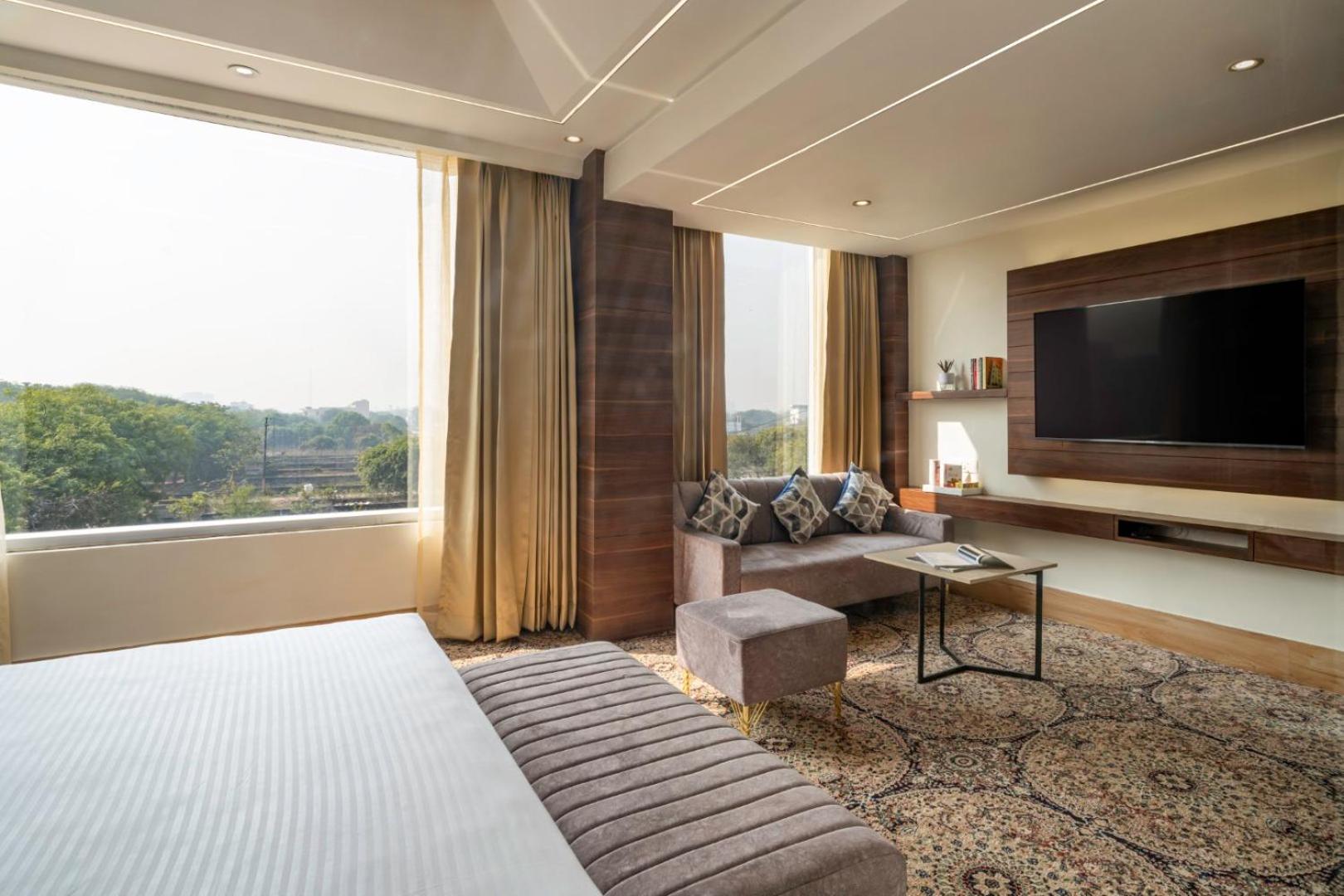 Clarks Inn Suites Agra 27/52