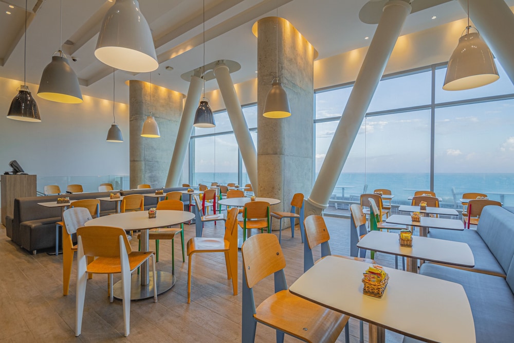 IBIS CARTAGENA MARBELLA 47/64