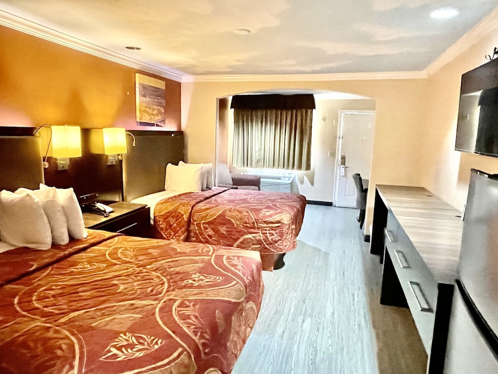 Luxury Inn & Suites Liberty 31/65