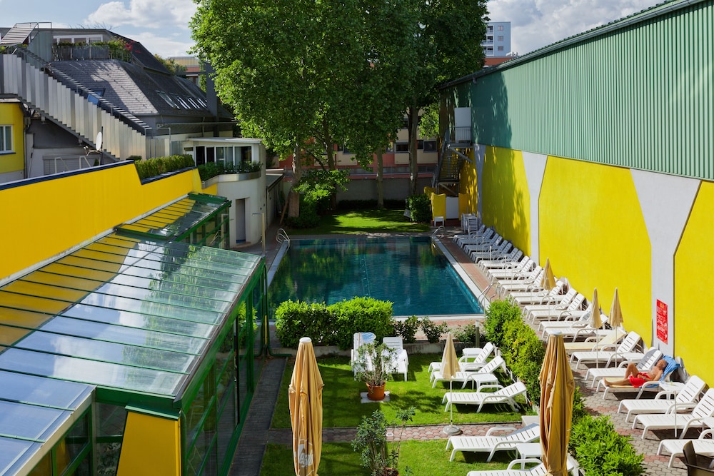 Vienna Sporthotel 63/67