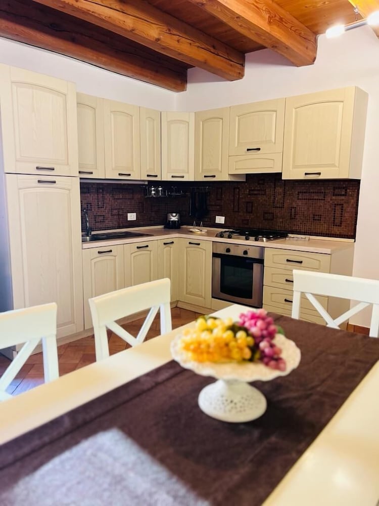 Borgo Degli Angeli 34/50
