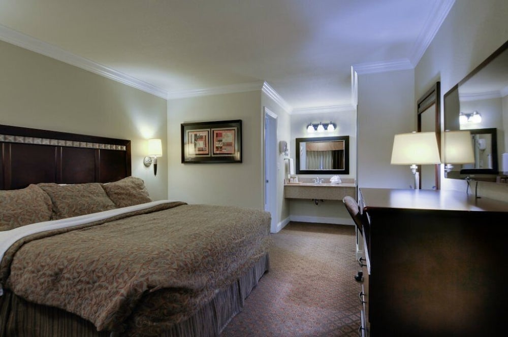Vagabond Inn Whittier 34/53