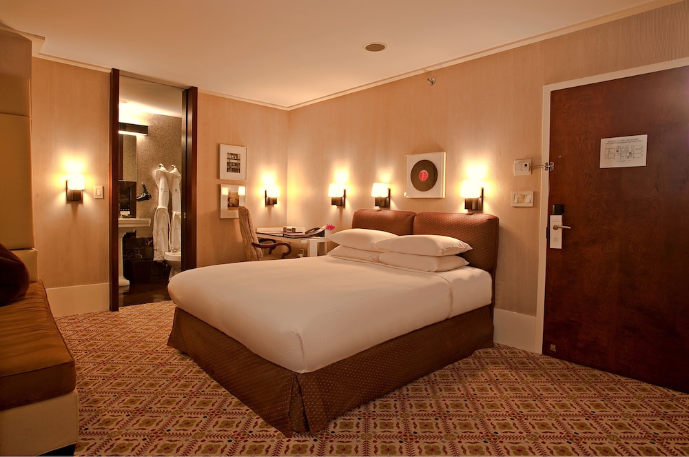City Club Hotel 9/33