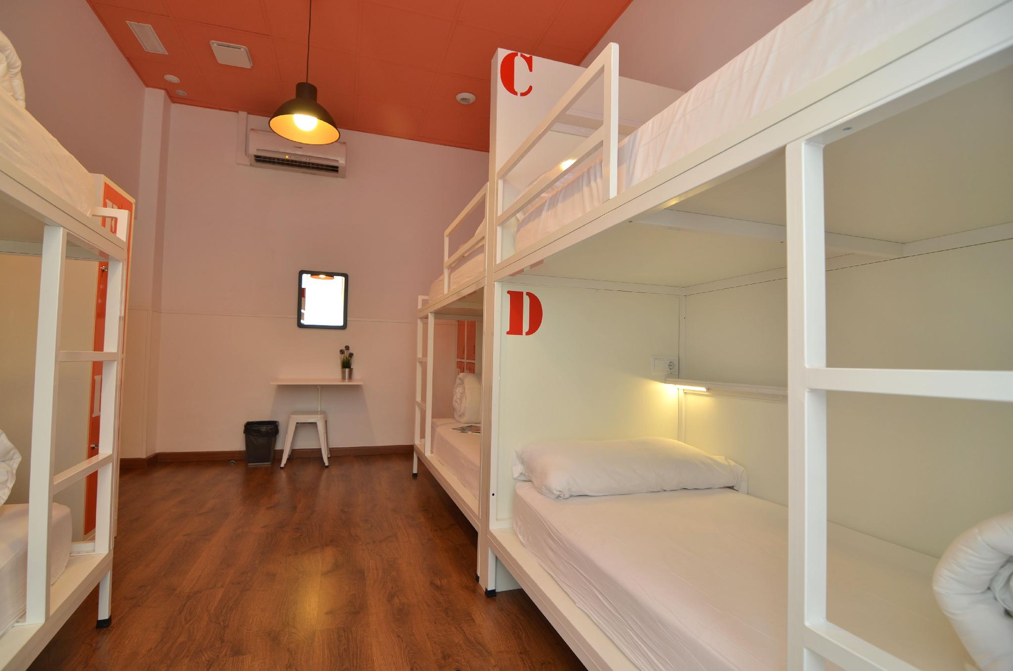 Female Dorm, 6 Beds, 3 Bunk Beds