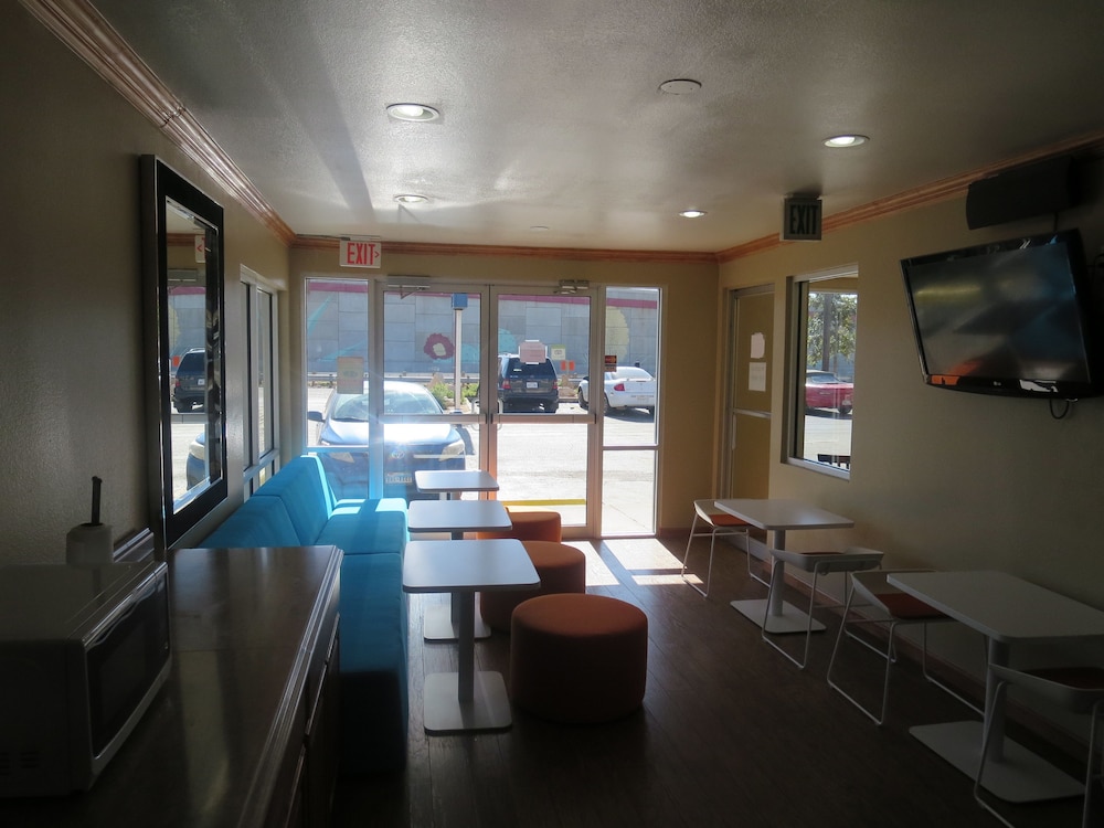Howard Johnson by Wyndham Odessa TX 38/49