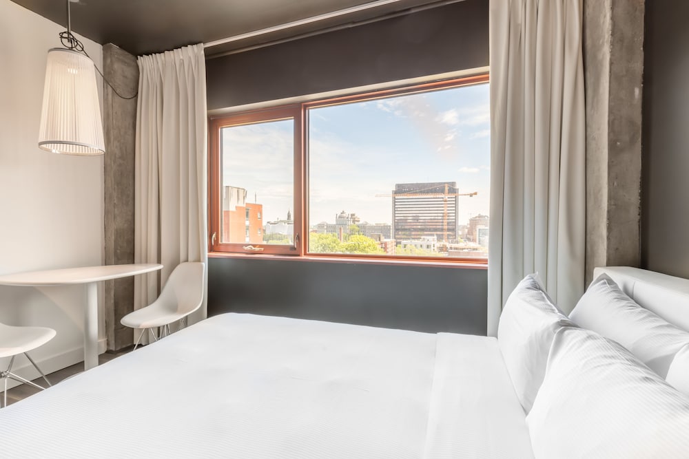Hotel Zero 1 22/82