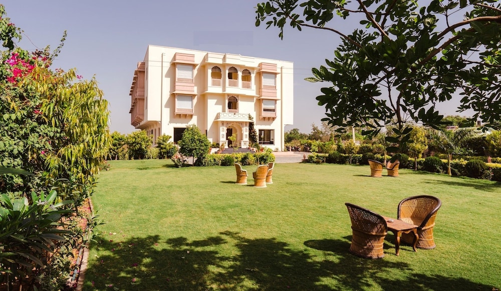 WelcomHeritage Ranthambore Mount Valley Resort 42/43