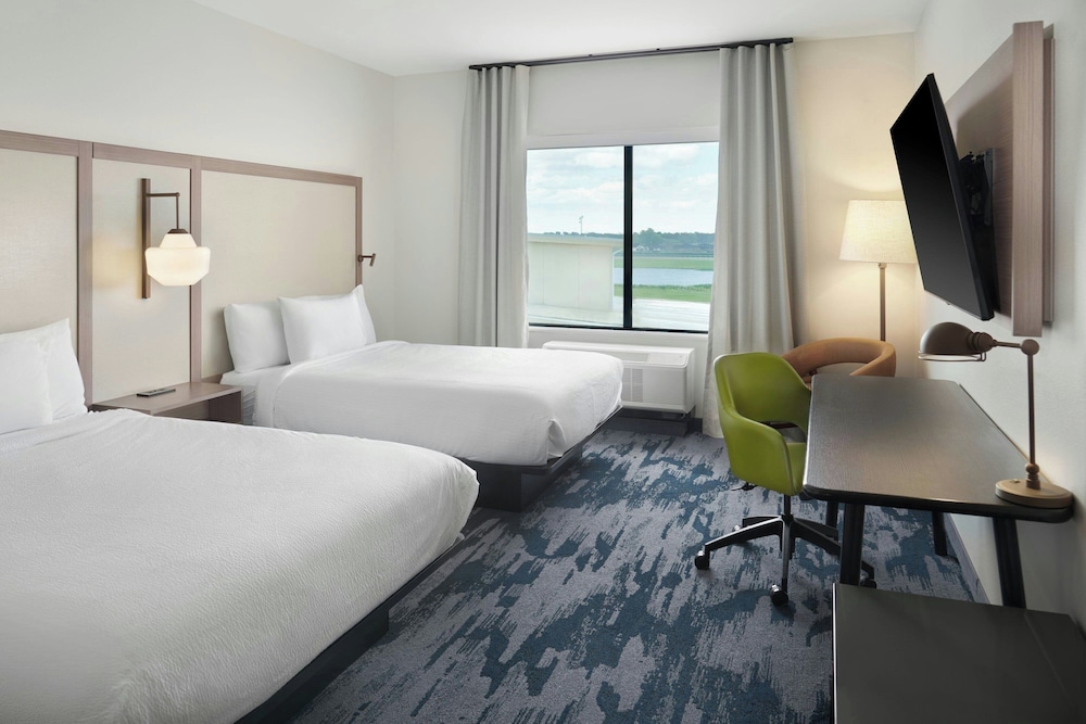 Fairfield by Marriott Inn & Suites Columbus 7/40