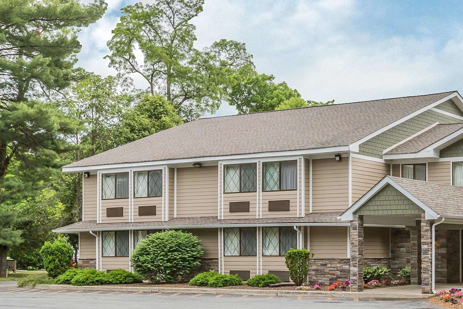 Quality Inn Hyde Park Poughkeepsie North 4/40