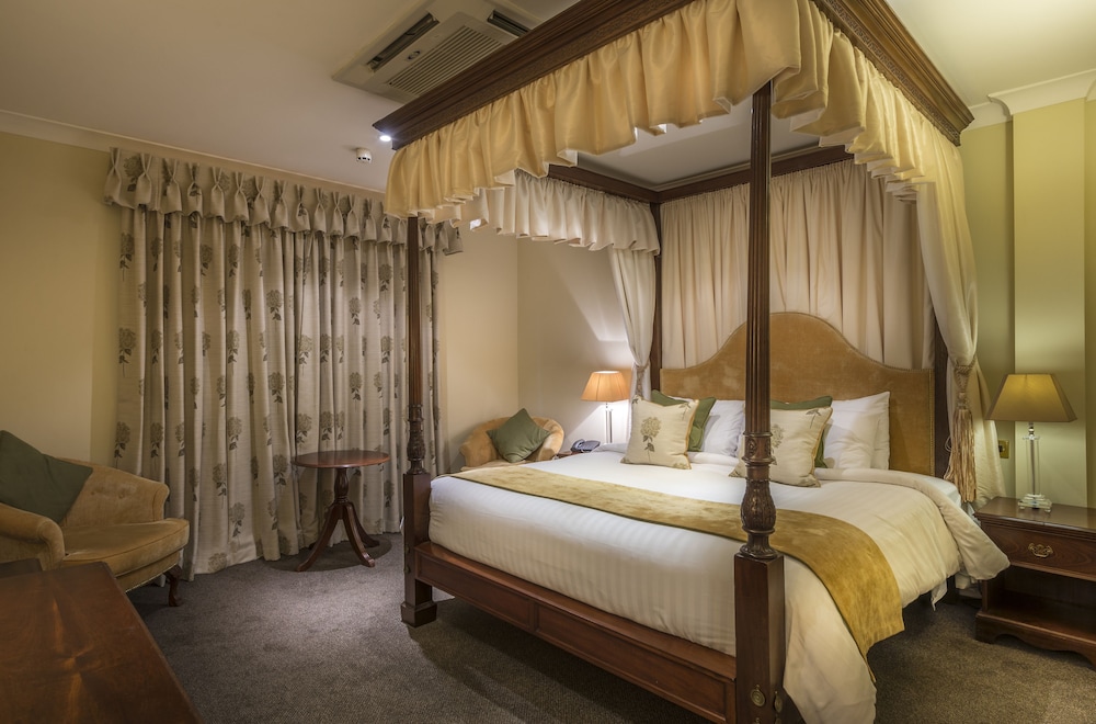 Best Western the Three Swans Hotel 10/69