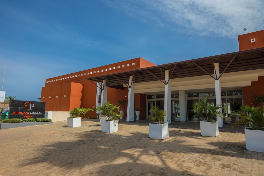 African Princess Beach Hotel in SERREKUNDA