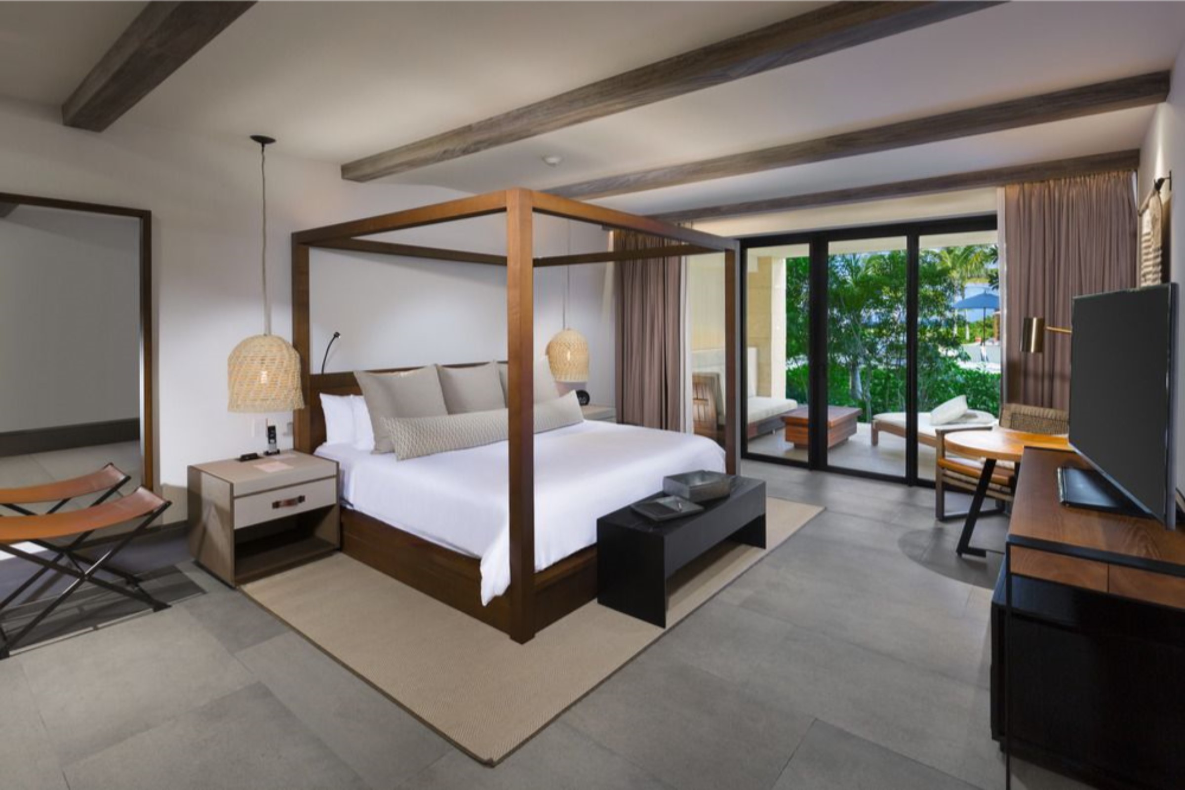 Suite, Tropical View